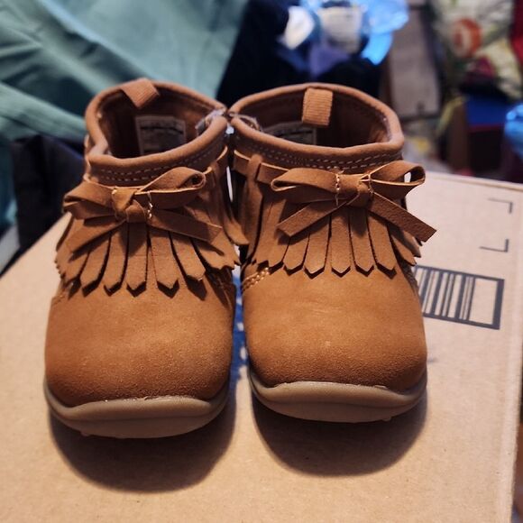 Carter's Brown Fringe Baby Moccasins size 5.5 perfect condition - Picture 1 of 5